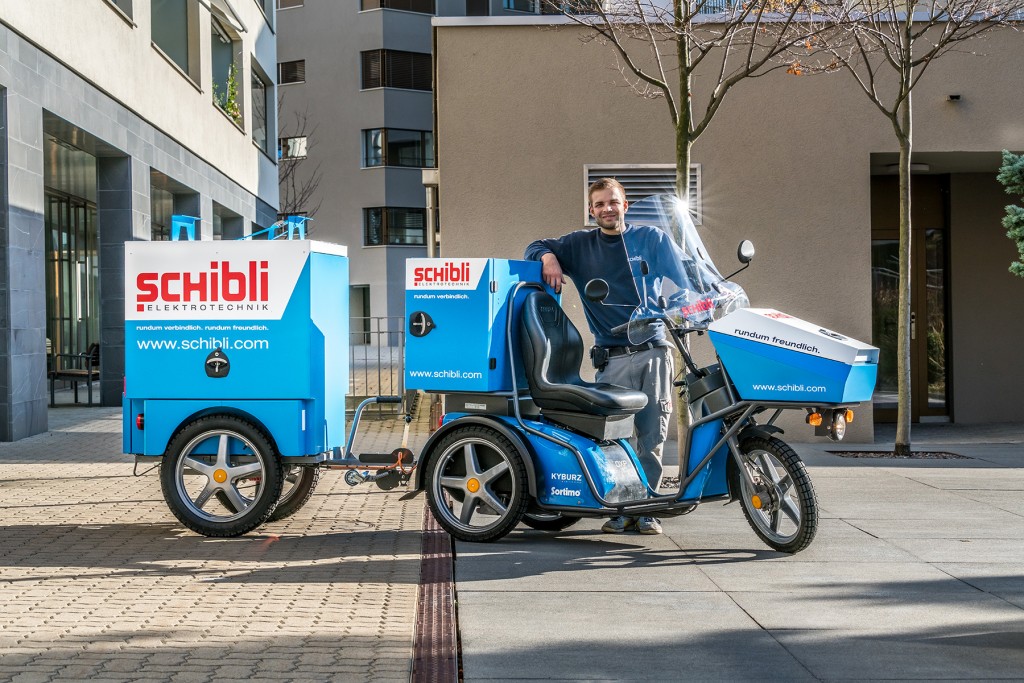 DXS Elektrofahrzeug für den Transport von Personal und Werkzeug